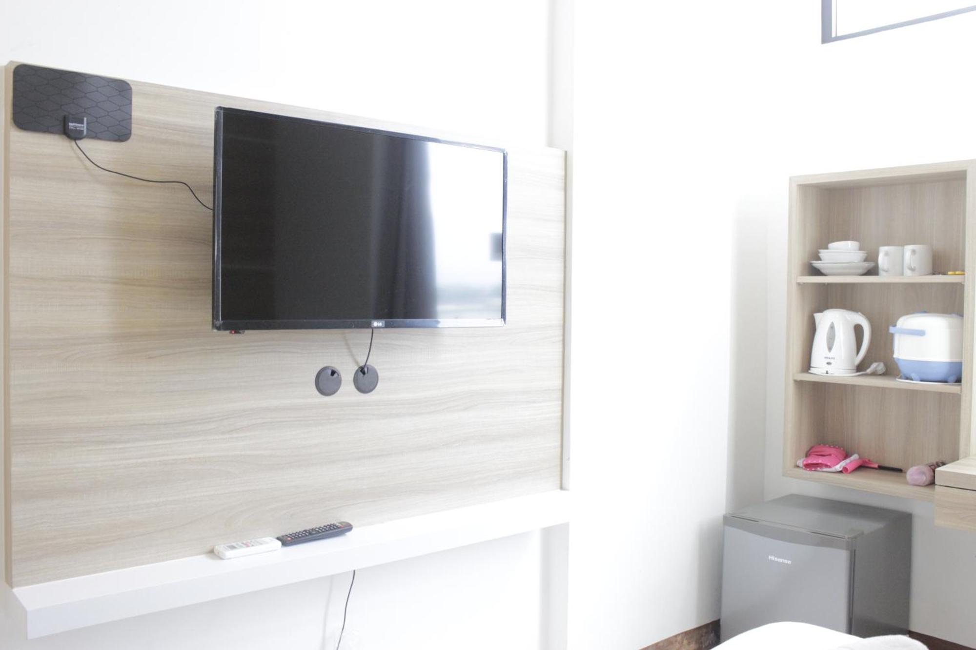 No Kitchen The Paskal Near Binus By Travelio